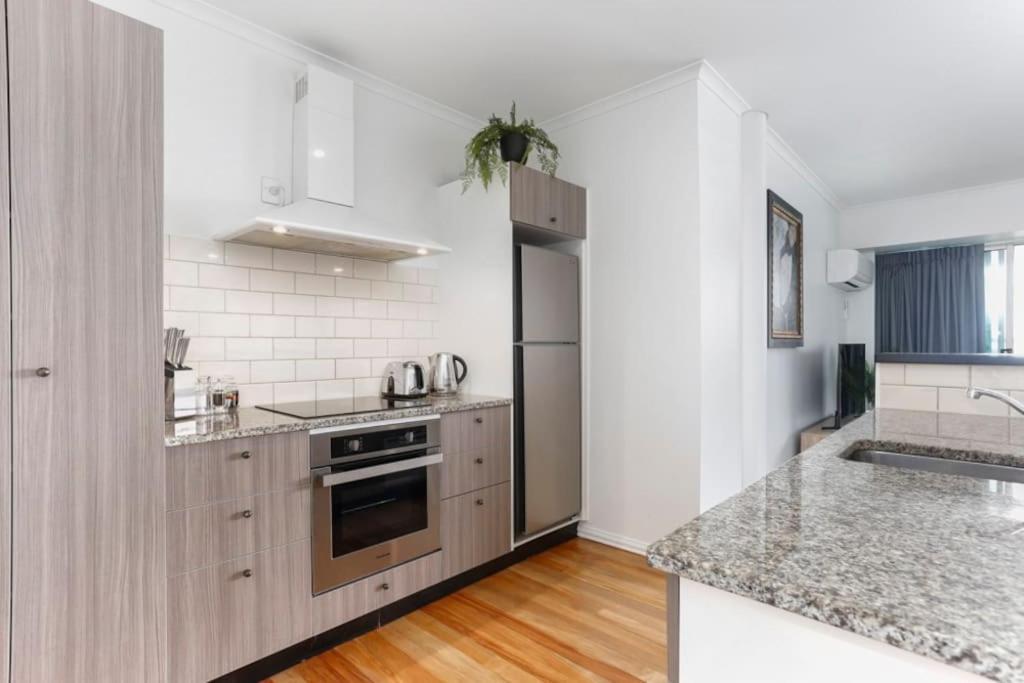 Newly Refurbished Waterfront Apartment! 3320 Auckland Extérieur photo